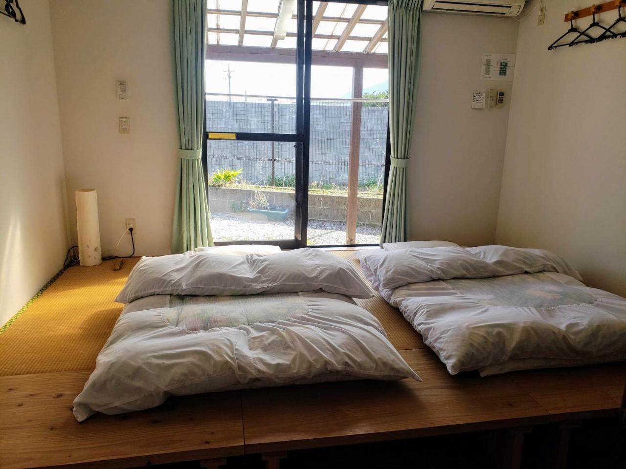 Yakushima Youth Hostel Exterior foto